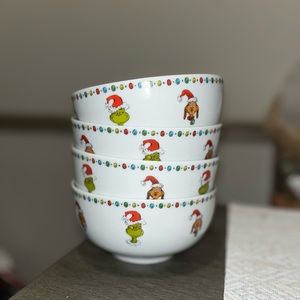 New! Grinch bowls set of 4!